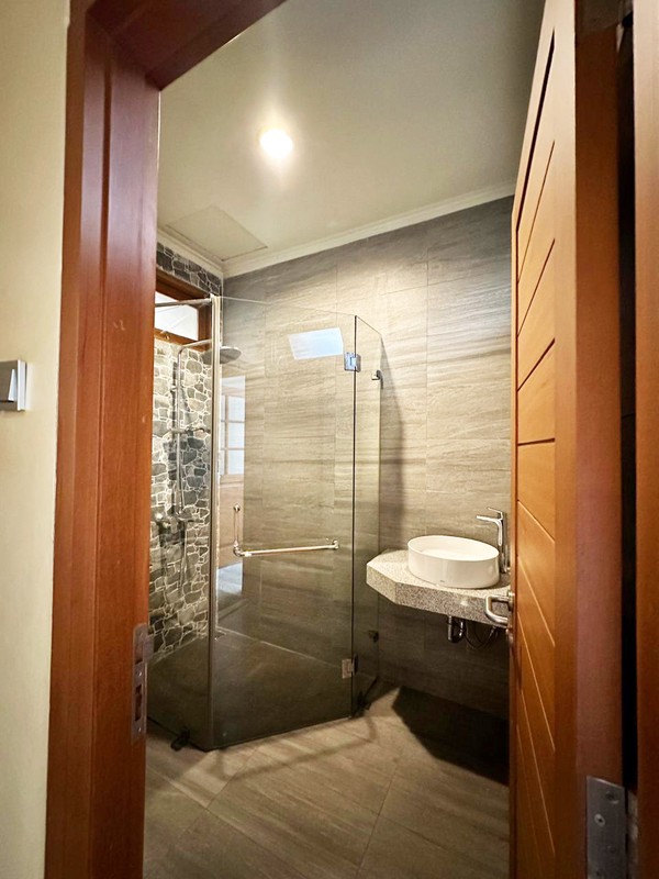 RUMAH DIJUAL JALAN PENGADEGAN JAKARTA SELATAN