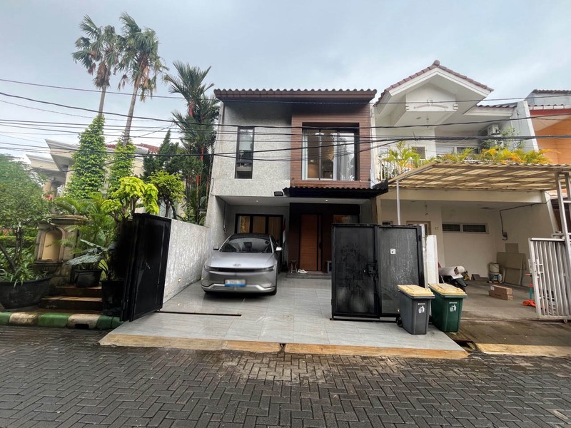 Rumah Taman Tirta, Sunter, sudah tinggi dari jalan