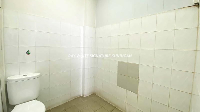 Ruko Hook 2 Bangunan di Jalan Fatmawati Raya - Cocok untuk Restoran/Kantor