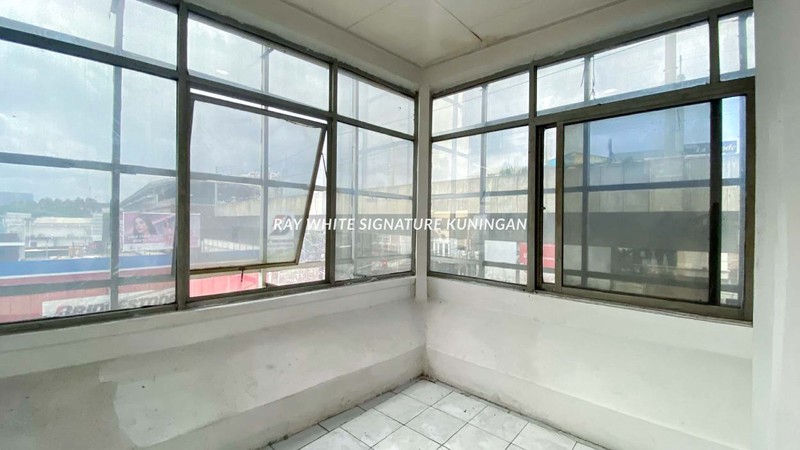 Ruko Hook 2 Bangunan di Jalan Fatmawati Raya - Cocok untuk Restoran/Kantor