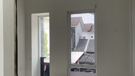 Rumah 2 lantai Dijual Cepat Cluster Ayna Residence Graha Raya Bintaro, Tangerang Selatan