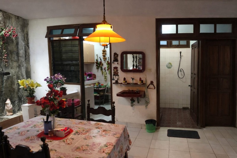 Rumah Termurah Samping Taman di Tebet Timur Jakarta Selatan