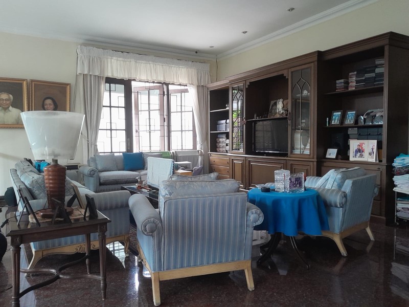 Rumah Luas 1014 m2 Bentuk Tanah Mengantong Dijual Di Menteng Jakpus