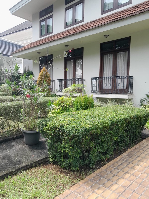 Rumah Luas 1014 m2 Bentuk Tanah Mengantong Dijual Di Menteng Jakpus
