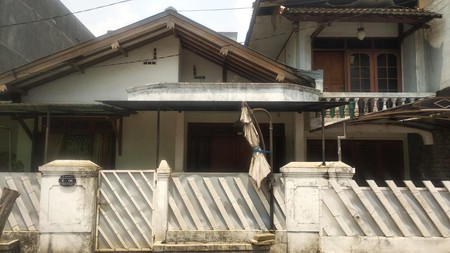 Jual Cepat Rumah di Ciputat Jalan Kenanga Ciputat Baru Tangerang Selatan SHM bisa KPR dekat Bintaro