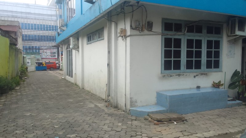 Bangunan Dengan Lahan 476 m2, Lokasi Ramai Usaha Di Jl. Dewi Sartika Cawang, Dijual Senilai NJOP
