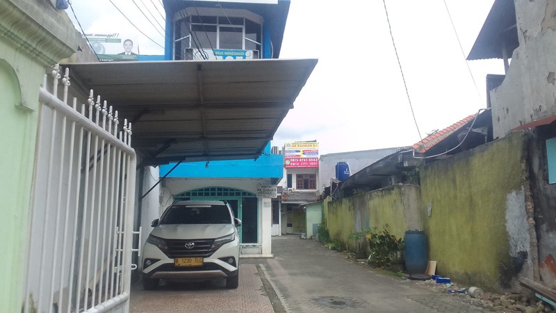 Bangunan Dengan Lahan 476 m2, Lokasi Ramai Usaha Di Jl. Dewi Sartika Cawang, Dijual Senilai NJOP