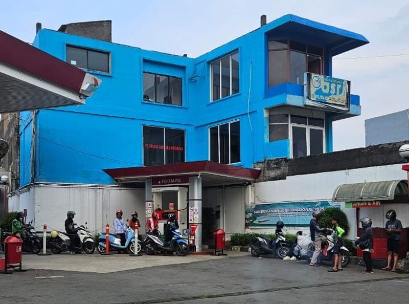 Bangunan Dengan Lahan 476 m2, Lokasi Ramai Usaha Di Jl. Dewi Sartika Cawang, Dijual Senilai NJOP