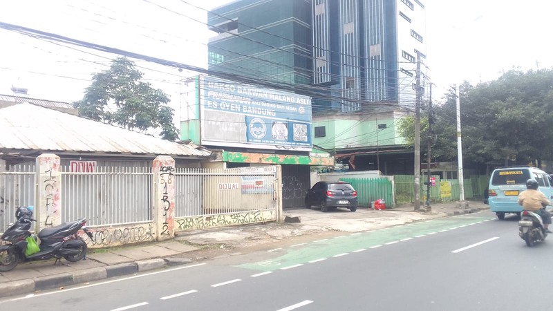 Lahan 1070 m2 Bonus Bangunan, Lokasi Ramai Usaha, Di Jl. Dewi Sartika, Cawang, Dekat Ke Tol MT Haryono