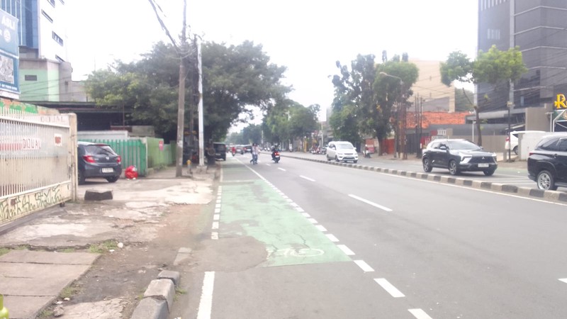 Lahan 1070 m2 Bonus Bangunan, Lokasi Ramai Usaha, Di Jl. Dewi Sartika, Cawang, Dekat Ke Tol MT Haryono