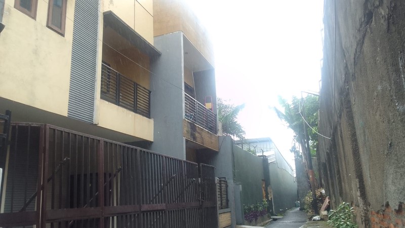 Rumah 2 Lantai, Strategis Selangkah ke JL. Dewi Sartika, Cawang, Kramat Jati