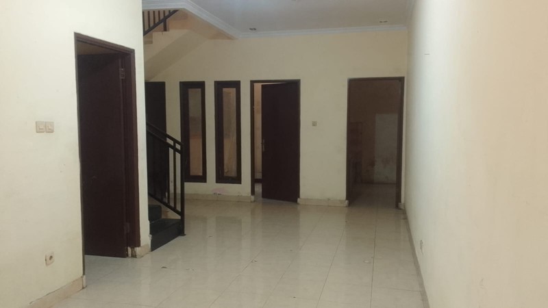 Rumah 2 Lantai, Strategis Selangkah ke JL. Dewi Sartika, Cawang, Kramat Jati