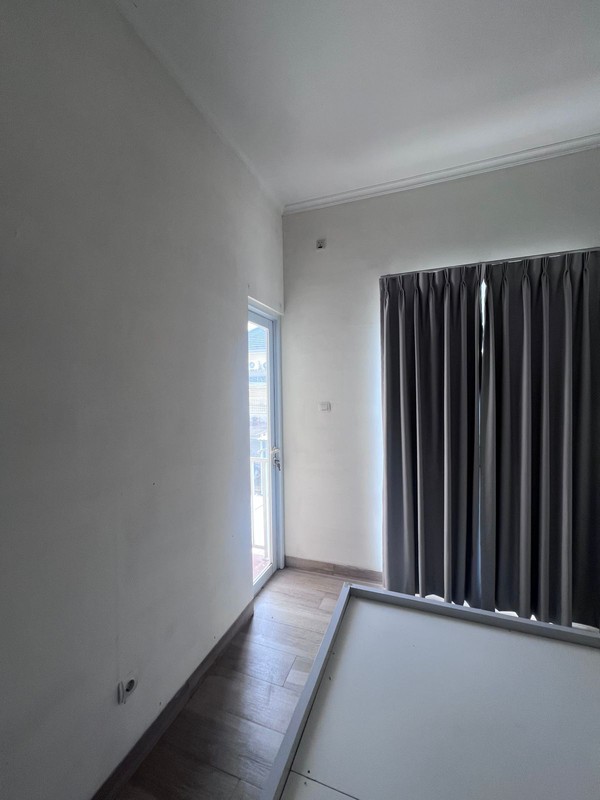 Rumah Siap Huni Dekat Akses Toll Grand Kencana One BSD, 3 Kamar Tidur