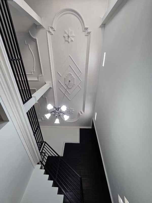 Dijual Rumah Mewah di Jambangan Tama Surabaya