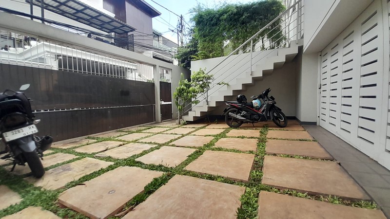 Rumah Disewakan di Jl. Cibulan Kebayoran Baru Jaksel