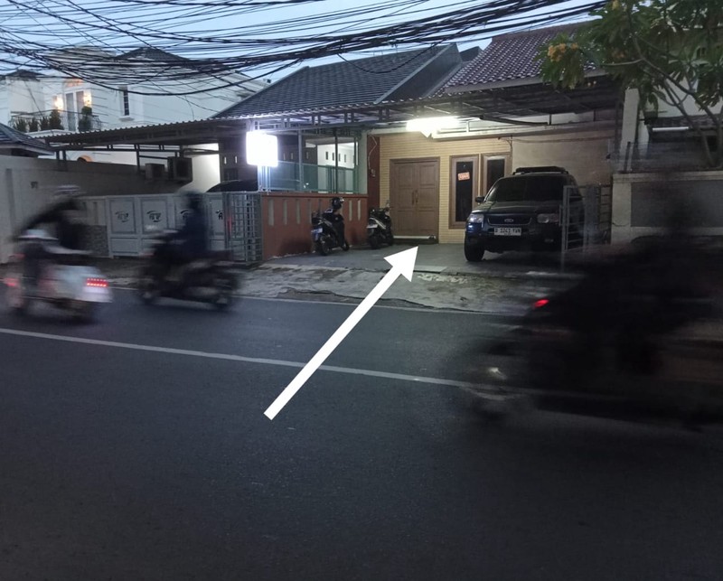 DI JUAL murah NYOP atau disewa Terletak di pinggir jalan raya (Jagakarsa - Cilandak KKO) 