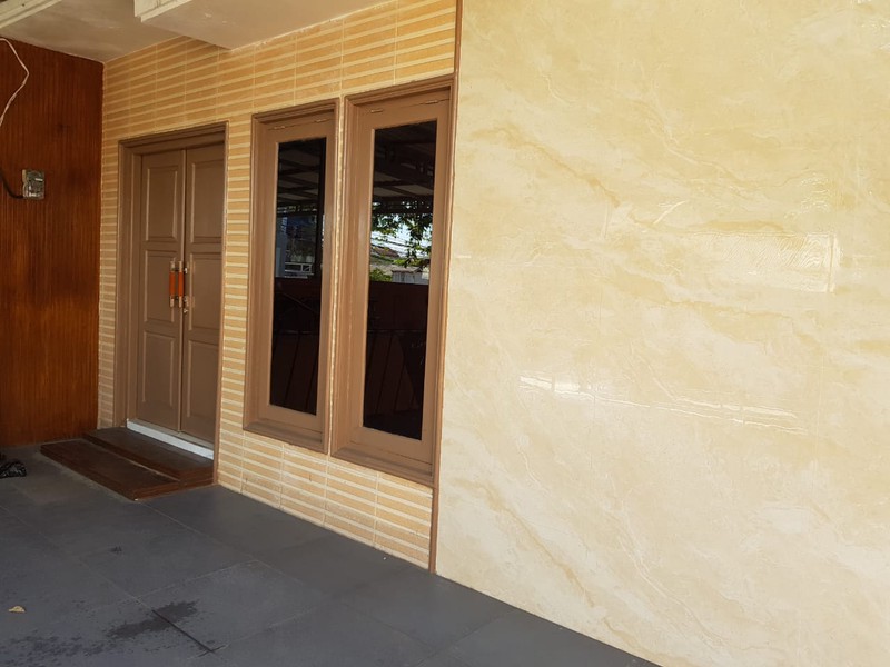 DI JUAL murah NYOP atau disewa Terletak di pinggir jalan raya (Jagakarsa - Cilandak KKO) 