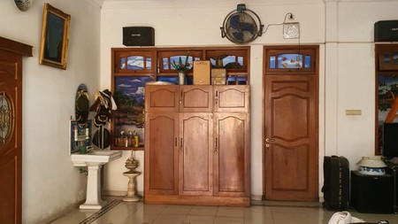 Dijual Rumah 3 Lantai Furnish di Jalan Margorejo Surabaya