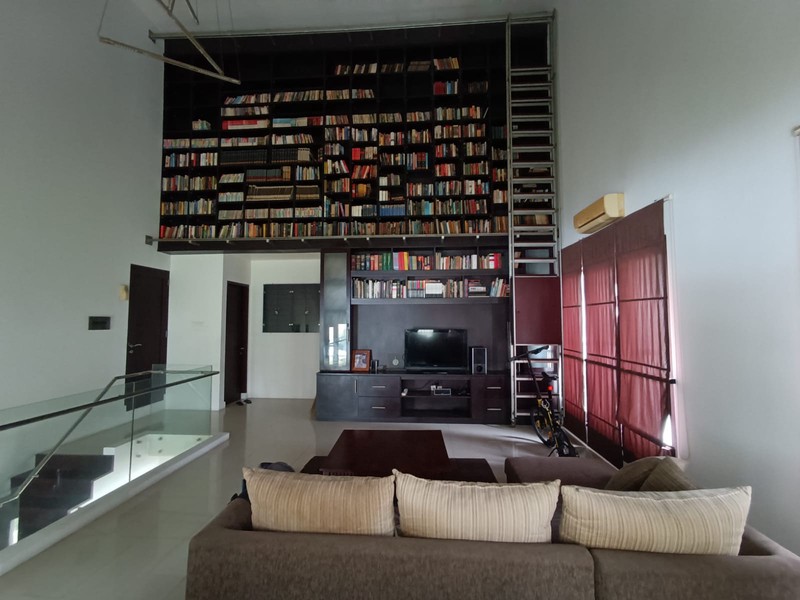 Dijual Rumah Mewah Lokasi Strategis Di Jl. Komp. Keuangan, Tebet, Jakarta Selatan