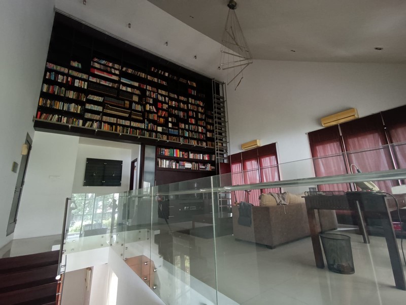 Dijual Rumah Mewah Lokasi Strategis Di Jl. Komp. Keuangan, Tebet, Jakarta Selatan