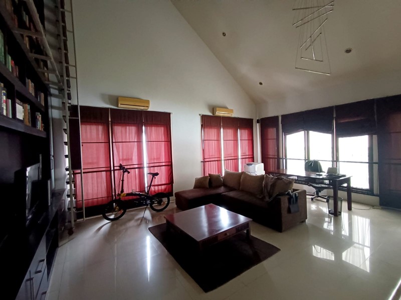 Dijual Rumah Mewah Lokasi Strategis Di Jl. Komp. Keuangan, Tebet, Jakarta Selatan