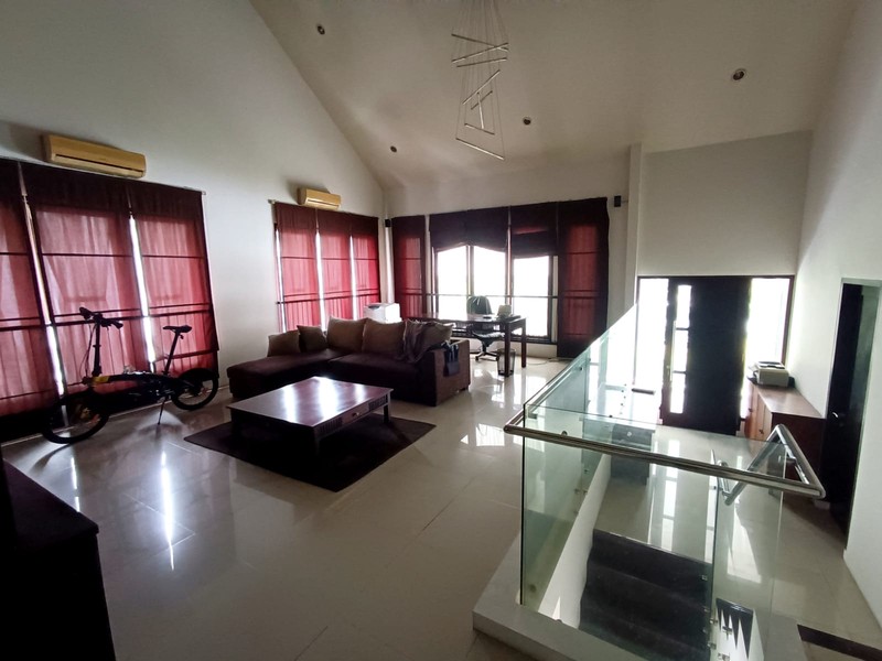 Dijual Rumah Mewah Lokasi Strategis Di Jl. Komp. Keuangan, Tebet, Jakarta Selatan