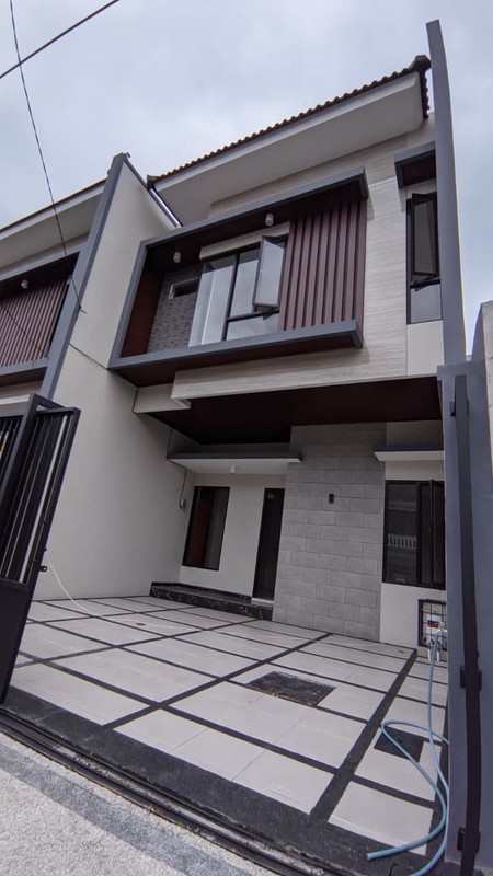 Dijual Rumah Baru di Klampis Anom Surabaya