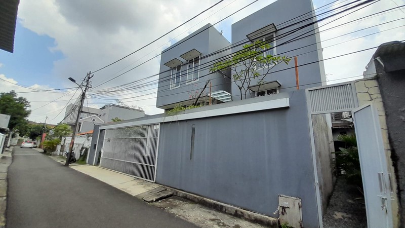 Rumah Disewakan di Jl. Ciawi Kebayoran Baru Jaksel