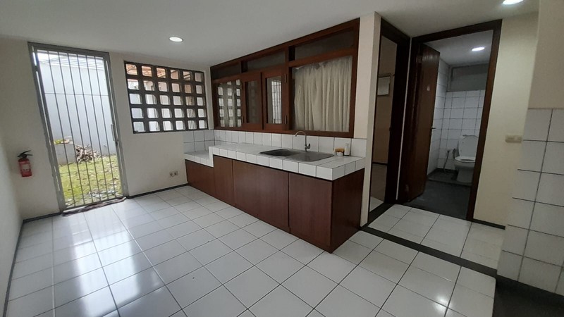 Rumah Disewakan di Jl. Ciawi Kebayoran Baru Jaksel