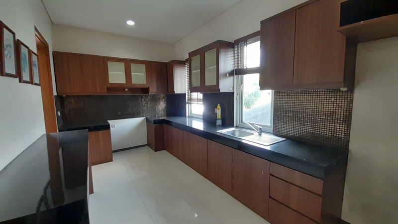 Rumah Disewakan di Jl. Ciawi Kebayoran Baru Jaksel