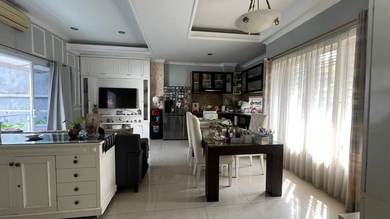 Rumah Nyaman dan lingkungan tenang, di pasar minggu  dijual