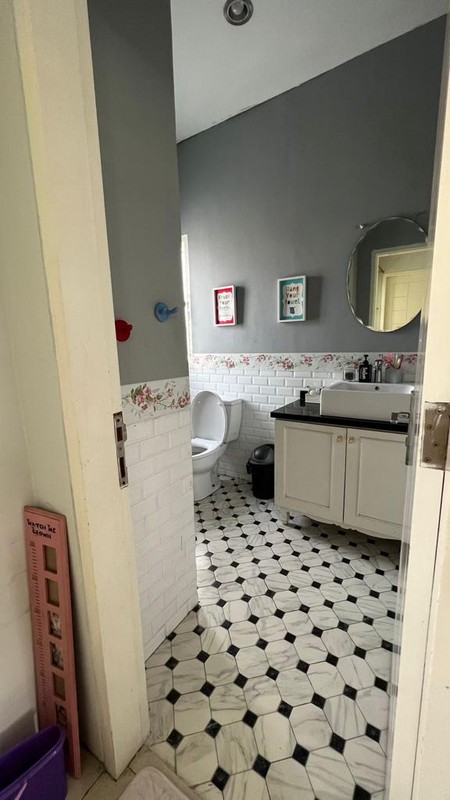 Rumah Nyaman dan lingkungan tenang, di pasar minggu  dijual