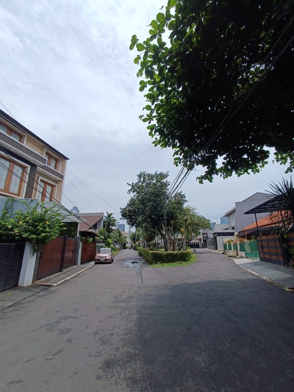 Dijual Rumah Asri Bebas Banjir Lokasi Strategis Di Tebet, Jakarta Selatan