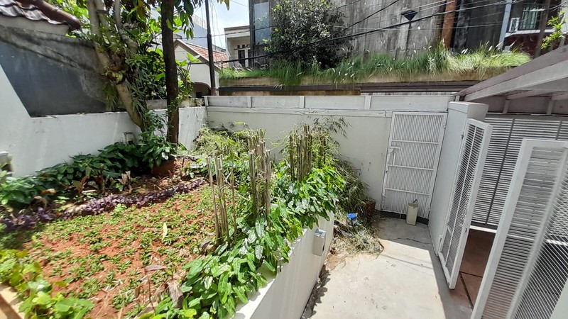 Rumah Disewakan di Jl. Ciniru Kebayoran Baru Jaksel