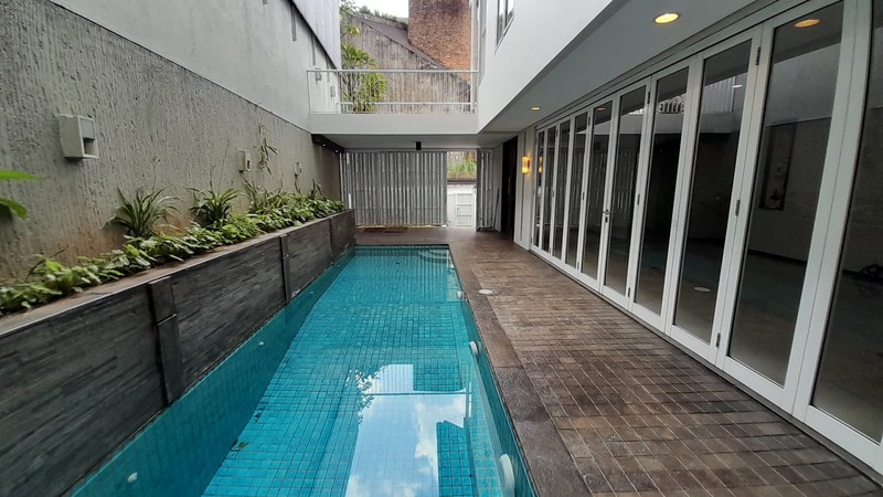 Rumah Disewakan di Jl. Ciniru Kebayoran Baru Jaksel
