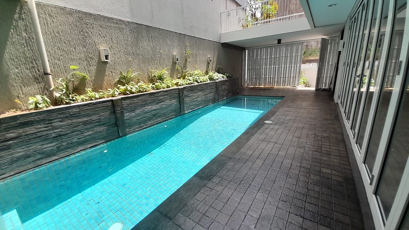 Rumah Disewakan di Jl. Ciniru Kebayoran Baru Jaksel