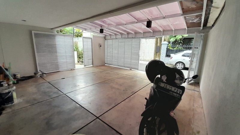 Rumah Disewakan di Jl. Ciniru Kebayoran Baru Jaksel