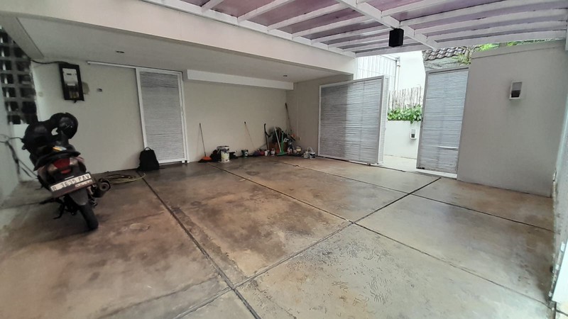 Rumah Disewakan di Jl. Ciniru Kebayoran Baru Jaksel