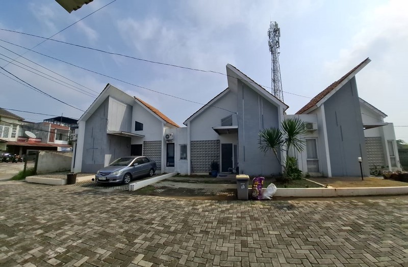 Dijual Town House Dalam Komplek Lokasi Strategis Di Bojongsari, Depok