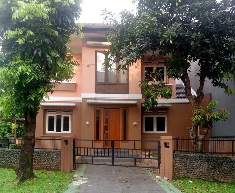 Rumah Siap Huni dengan Hunian Nyaman dan Asri di Bintaro.