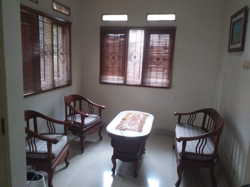 Rumah Siap Huni dengan Hunian Nyaman dan Asri di Bintaro.