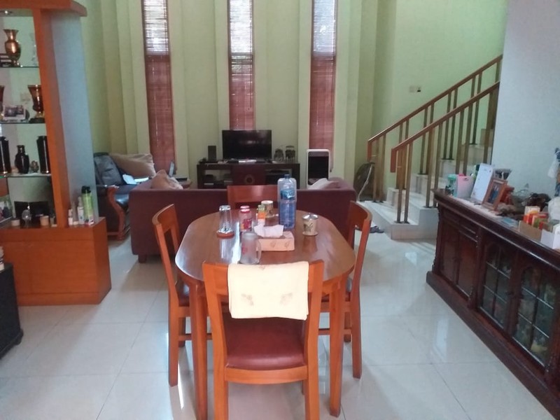 Rumah Siap Huni dengan Hunian Nyaman dan Asri di Bintaro.