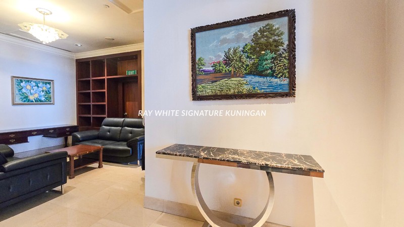 Apartemen Airlangga Ritz Carlton  Mega Kuningan Semi Furnished 
