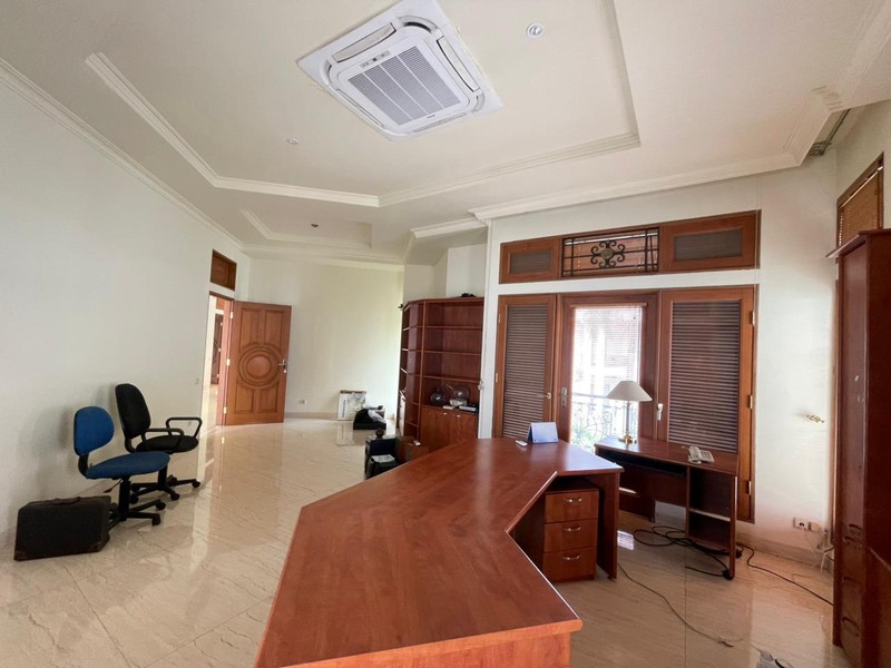 Rumah Mewah dan Asri di Tanjung Mas Dekat Aeon Mall