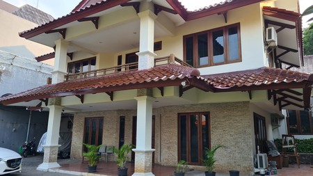 Dijual Rumah Di Kemang - Lokasi Asri , Nyaman serta Strategis di Jakarta Selatan