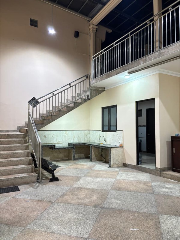 Disewakan Tempat Usaha - RUKO dipinggir jalan raya - Pasar Minggu, Jakarta Selatan