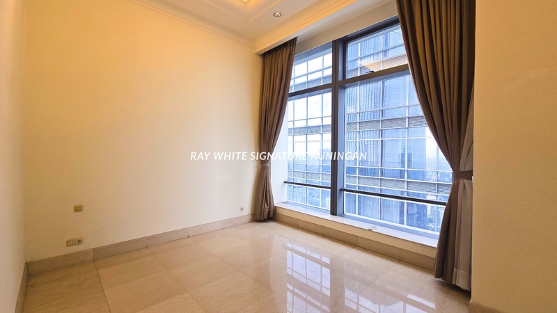 Apartemen Airlangga Ritz Carlton  Mega Kuningan Semi Furnished 