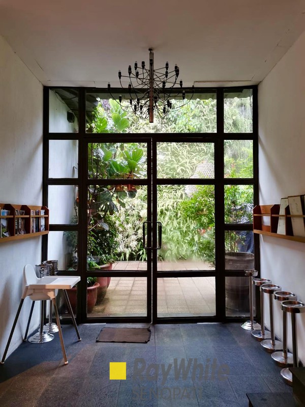 GEDUNG DIJUAL JALAN KEMANG RAYA JAKARTA SELATAN