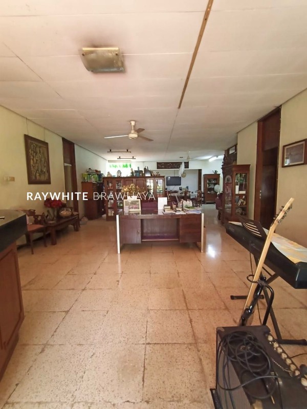 Rumah Tua Hitung Tanah Lokasi Strategis Area Radio Dalam