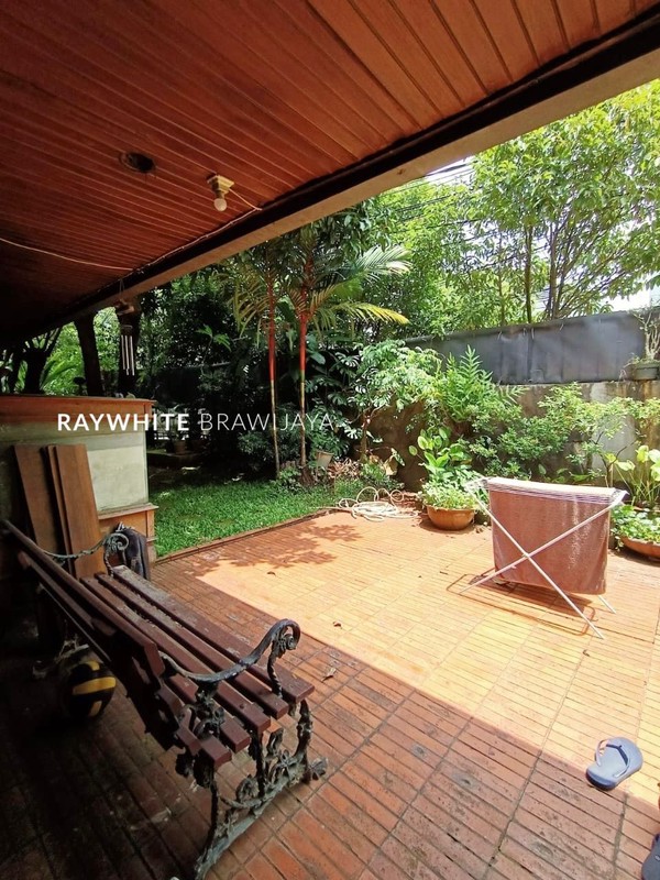 Rumah Tua Hitung Tanah Lokasi Strategis Area Radio Dalam